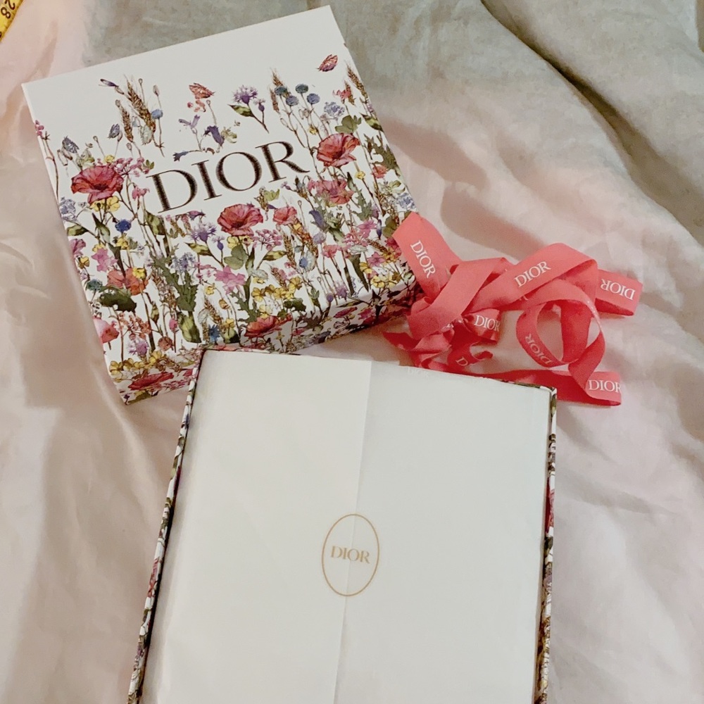 Dior | Spring Gift Box and Packaging - Picture 3 of 4